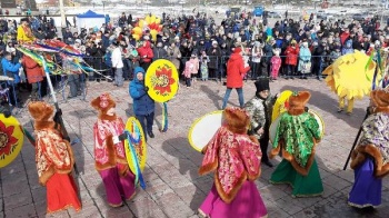 В краевом центре проводили зиму Широкой Масленицей