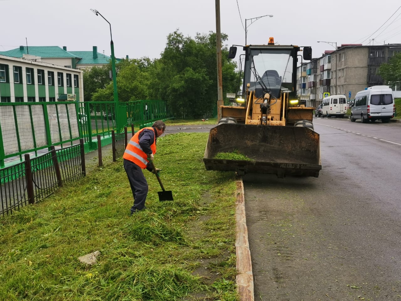 12 августа. Продолжается ежедневная работа по уборке города