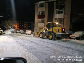 Движение автотранспорта обеспечено по всем направлениям, расчистка городских территорий продолжается