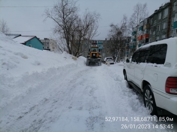 Дорожные службы работают во всех районах краевого центра 