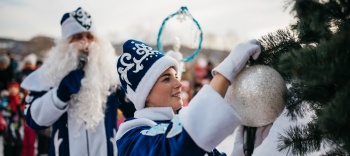 Ёлочная эстафета состоялась в шести микрорайонах города