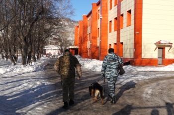 Экстренные службы города отреагировали на анонимное сообщение о минировании школ